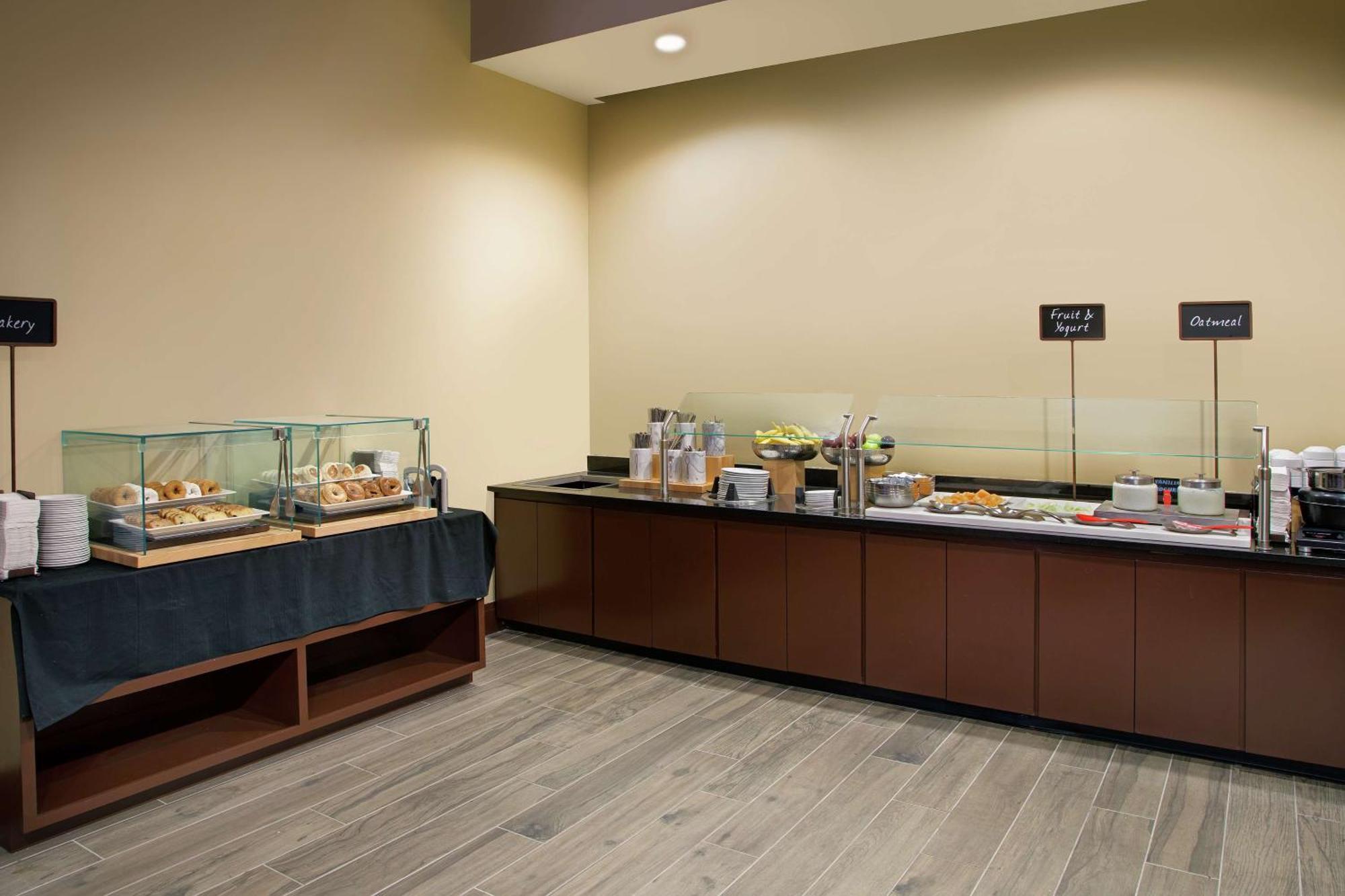 Embassy Suites By Hilton Detroit Troy Auburn Hills Exterior foto