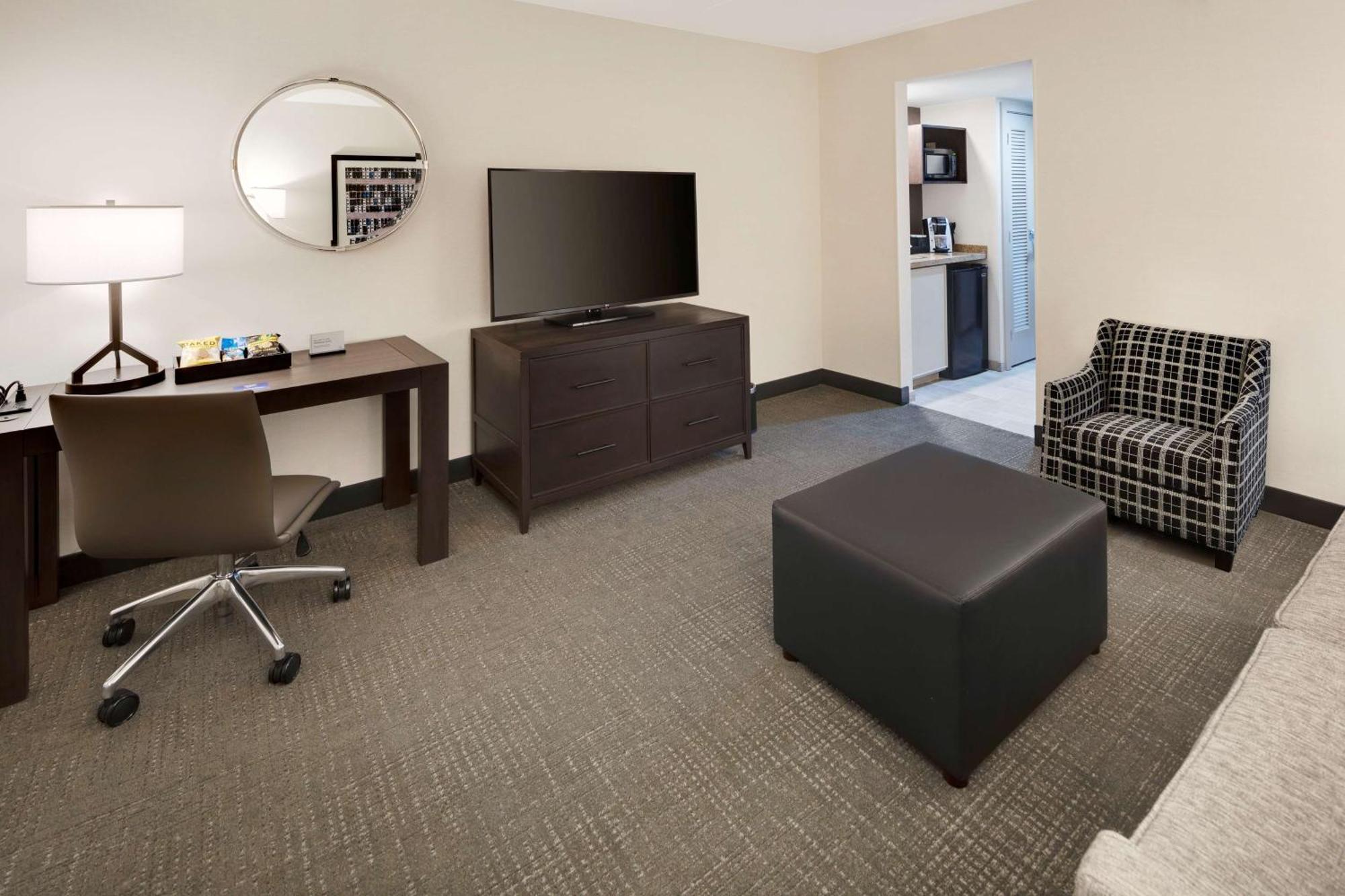 Embassy Suites By Hilton Detroit Troy Auburn Hills Exterior foto